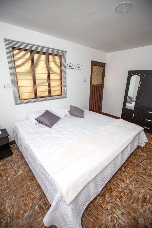 Komodo Alojamiento- Hostal Autoservicio, Ubicado Cerca Al Centro Historico - Bano Privado, Wifi , Cama 2X2 Y Agua Caliente Y Cocina Compartida ポパヤン エクステリア 写真