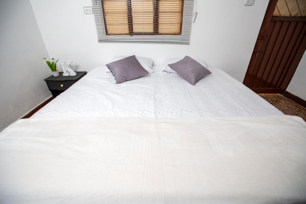 Komodo Alojamiento- Hostal Autoservicio, Ubicado Cerca Al Centro Historico - Bano Privado, Wifi , Cama 2X2 Y Agua Caliente Y Cocina Compartida ポパヤン エクステリア 写真