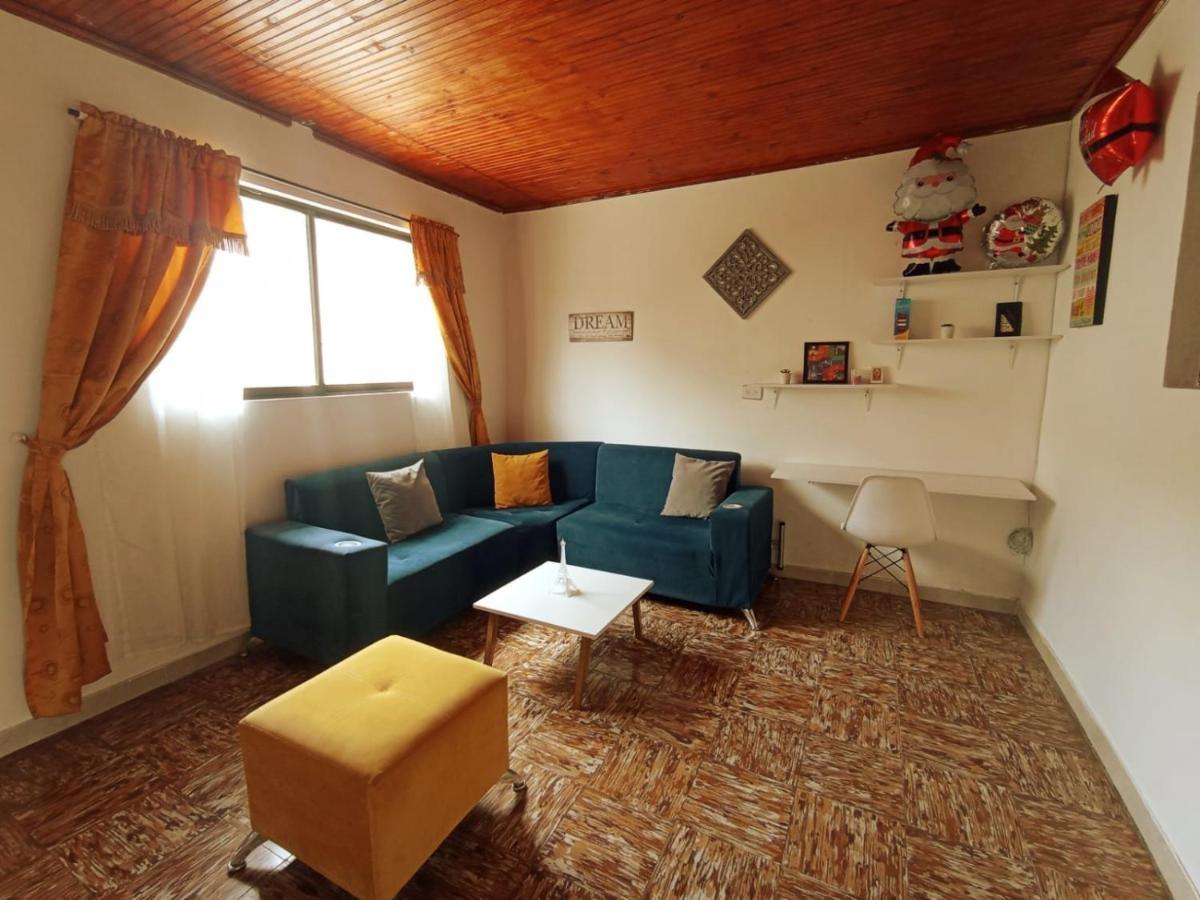 Komodo Alojamiento- Hostal Autoservicio, Ubicado Cerca Al Centro Historico - Bano Privado, Wifi , Cama 2X2 Y Agua Caliente Y Cocina Compartida ポパヤン エクステリア 写真