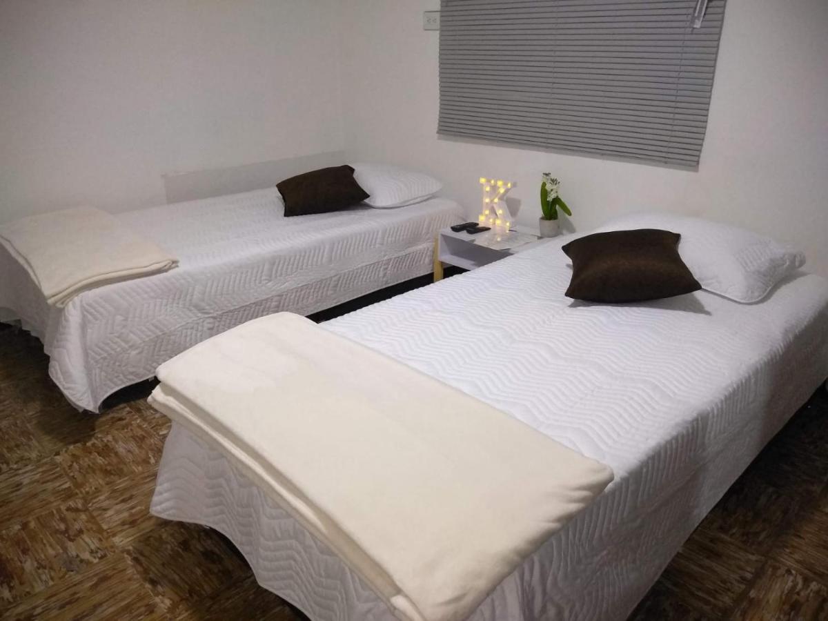Komodo Alojamiento- Hostal Autoservicio, Ubicado Cerca Al Centro Historico - Bano Privado, Wifi , Cama 2X2 Y Agua Caliente Y Cocina Compartida ポパヤン エクステリア 写真