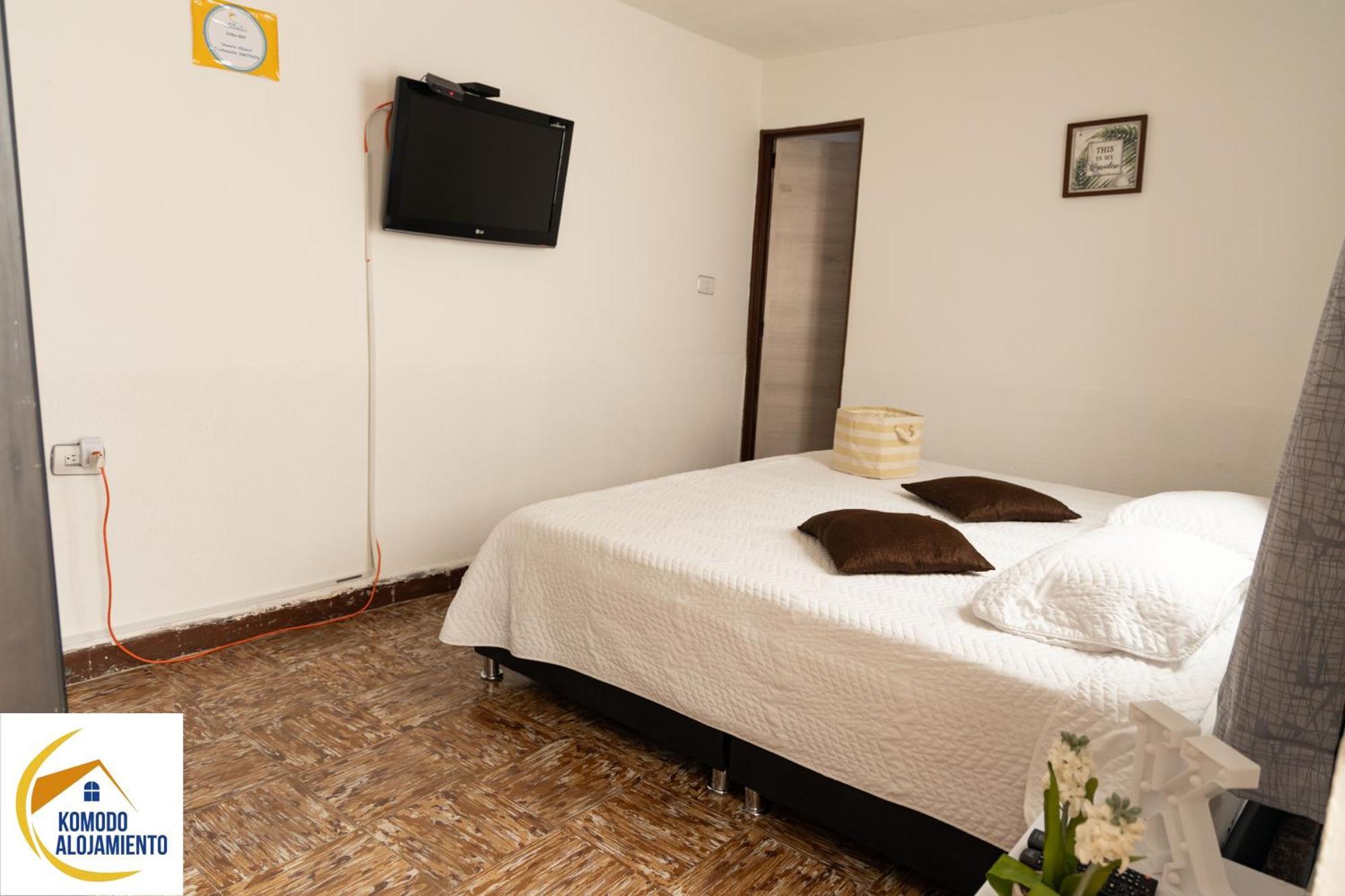 Komodo Alojamiento- Hostal Autoservicio - Ubicado Muy Cerca Al Centro Historico -Habitaciones Con Bano Privado, Wifi , Cama 2X2 ポパヤン エクステリア 写真