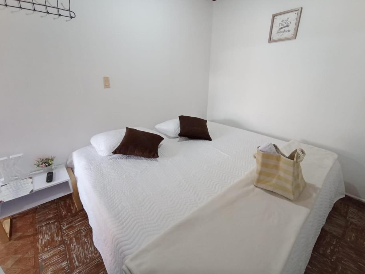 Komodo Alojamiento- Hostal Autoservicio, Ubicado Cerca Al Centro Historico - Bano Privado, Wifi , Cama 2X2 Y Agua Caliente Y Cocina Compartida ポパヤン エクステリア 写真